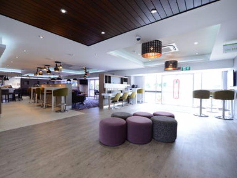 Holiday Inn Wolverhampton - Racecourse By Ihg Exterior photo