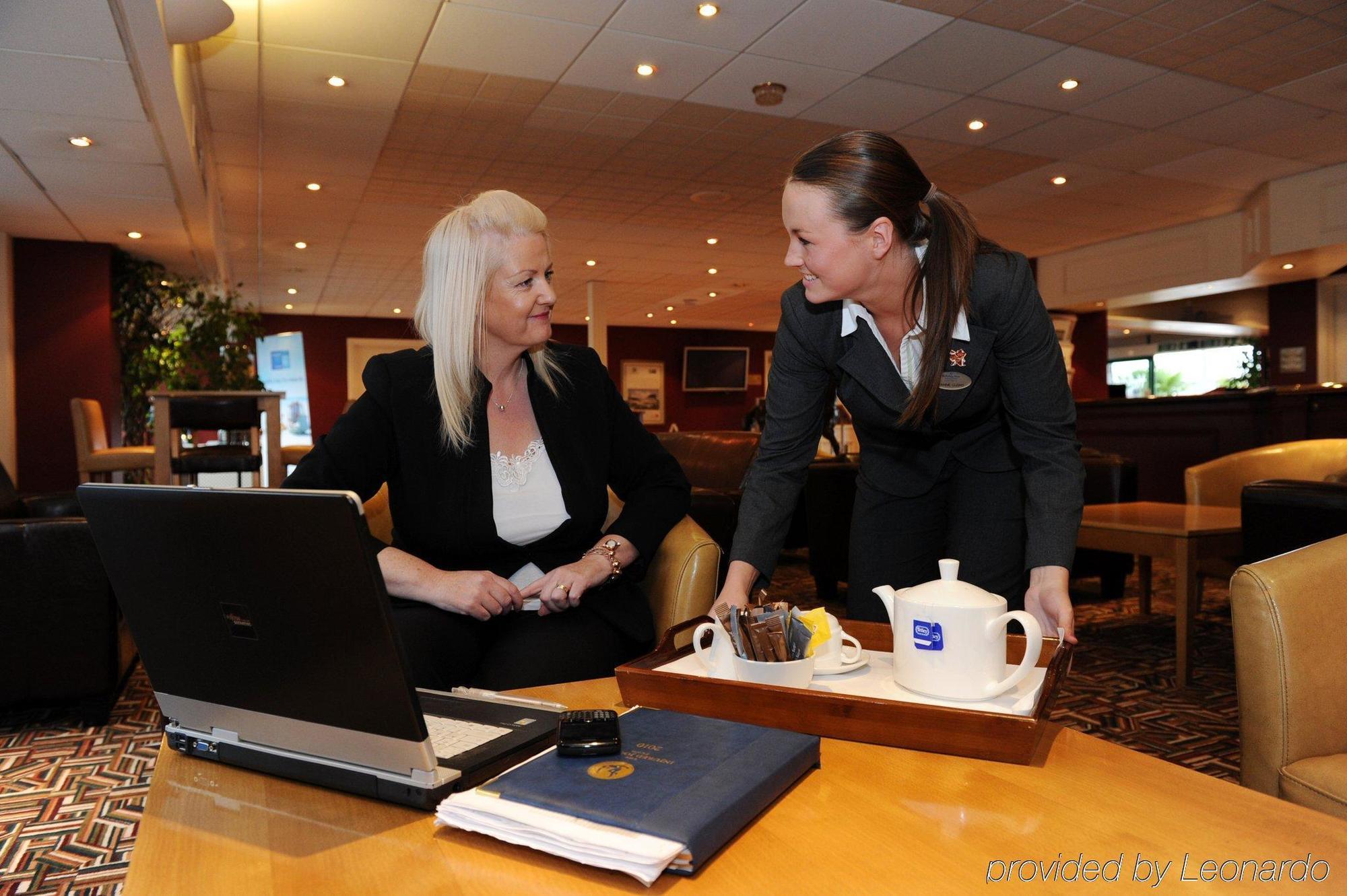 Holiday Inn Wolverhampton - Racecourse By Ihg Exterior photo